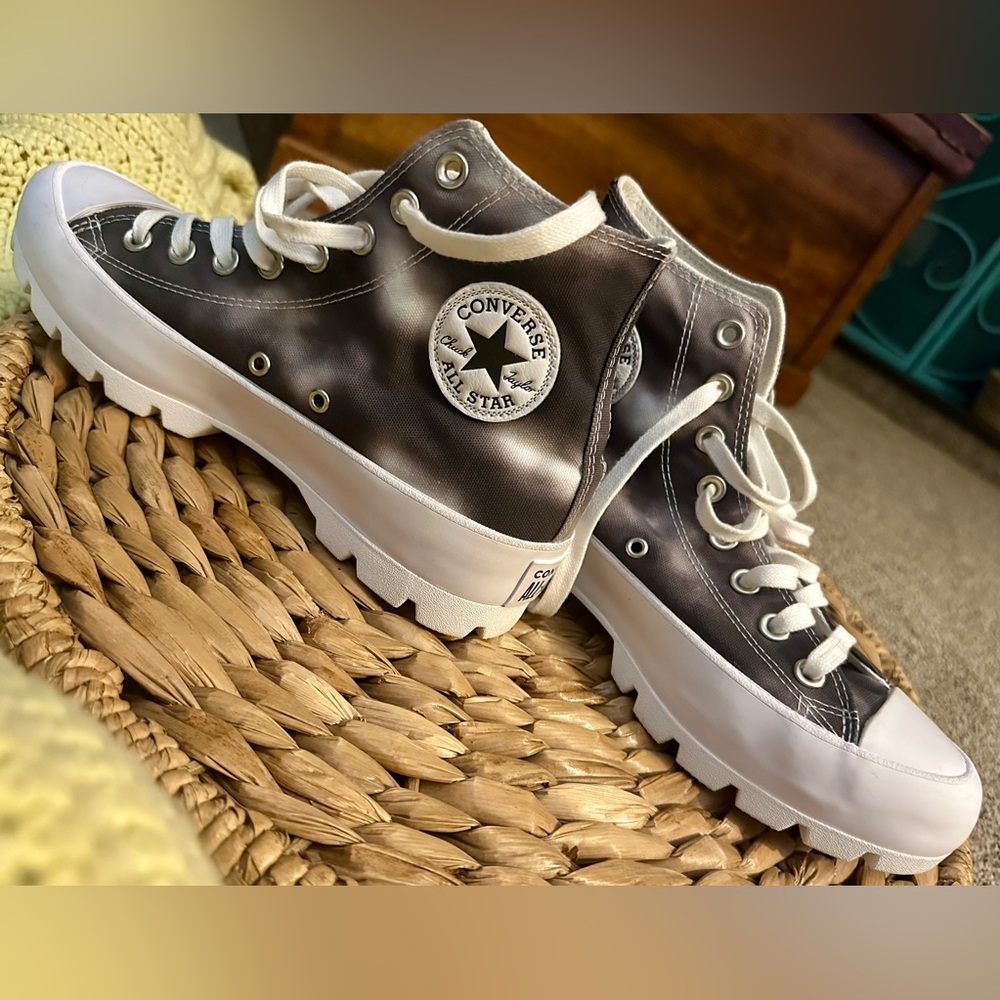 Converse platform high top sneakers size 9 gray storm